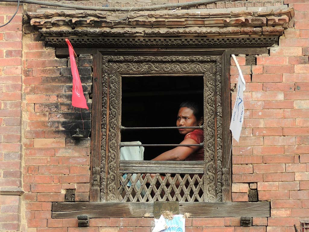 939 - Per le strade della citta' vecchia di Bhagdaon/1  - Nepal